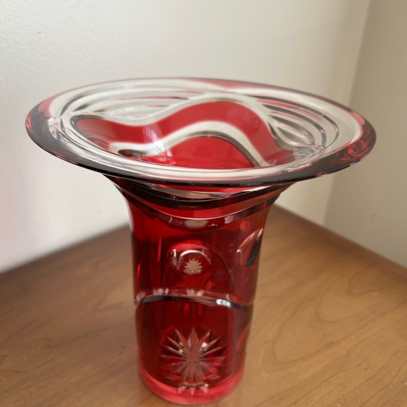 Elegant Red and Clear Glass Vase - Picture 1 of 4